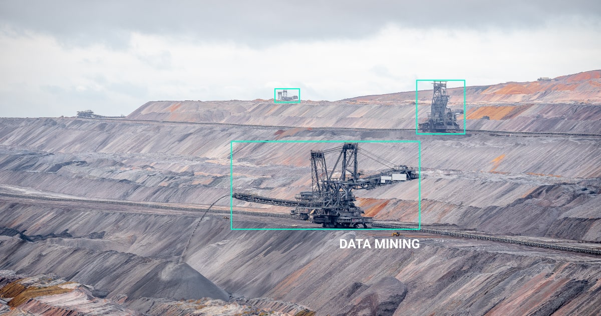 Data mining for insightful analysis of unstructured text data