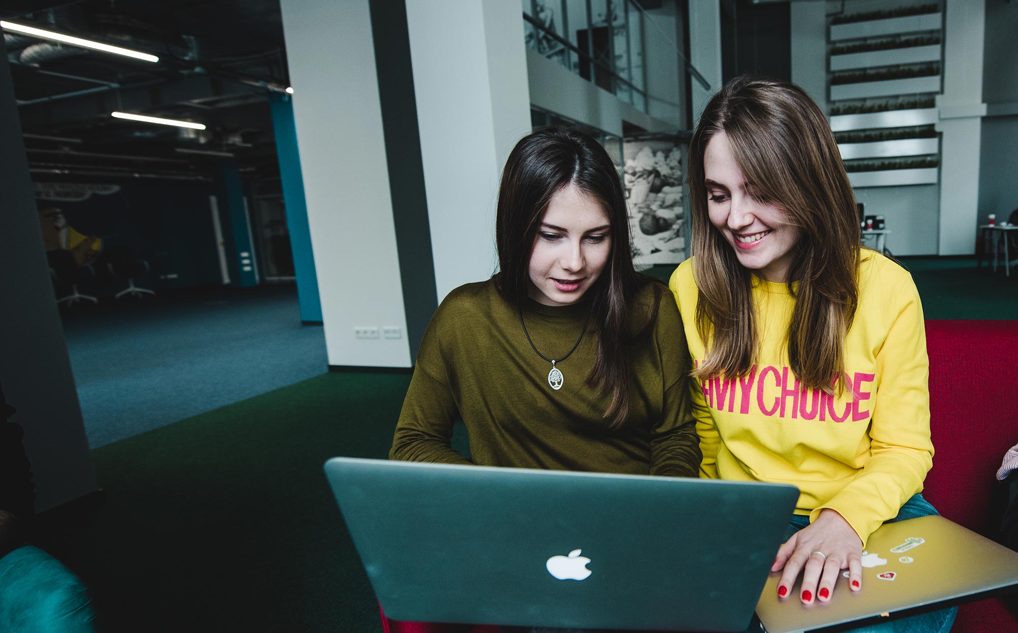 In-house vs. Outsourced Data Labeling: Pros, Cons and Best Options
